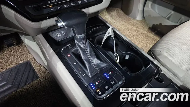 2017 Kia All New Carnival 9-seater Prestige Sold VIN KNAMC81ABHS311062 – trunk area