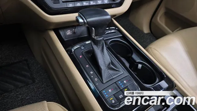 2017 Kia All New Carnival 9-Seater Prestige Sold VIN KNAMC81ABHS322030 – front exterior