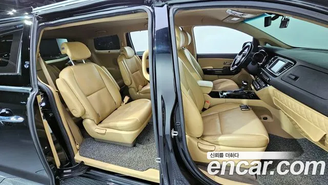 2017 Kia All New Carnival 9-seater Prestige Sold VIN KNAMC81ABHS343398 – interior seats