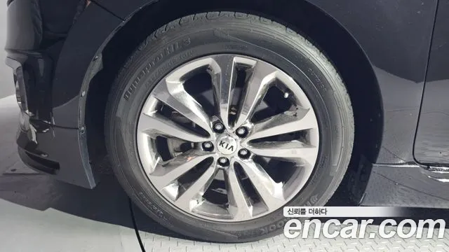 2018 Kia All New Carnival 9-Seater Hi-Limousine Sold VIN KNAMC81ABJS362077 – front exterior