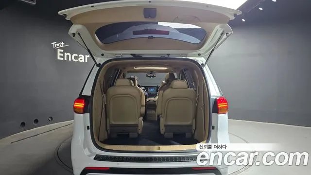 2018 Kia All New Carnival 9-Seater Prestige Sold VIN KNAMC81ABJS374670 – front exterior