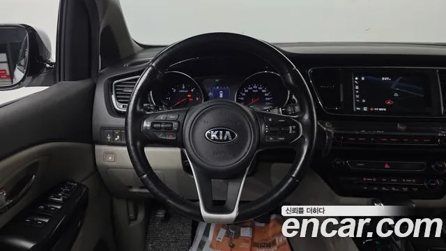 2018 Kia All New Carnival 9-seater Prestige Sold VIN KNAMC81ABJS396208 – trunk area