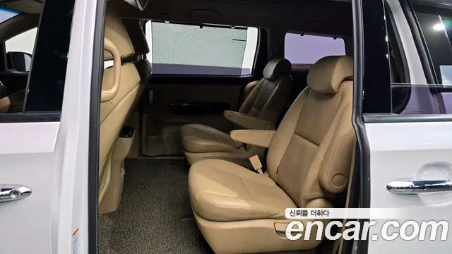 2018 Kia All New Carnival 9-Seater Hi-Limousine Sold VIN KNAMC81ABJS427612 – front exterior