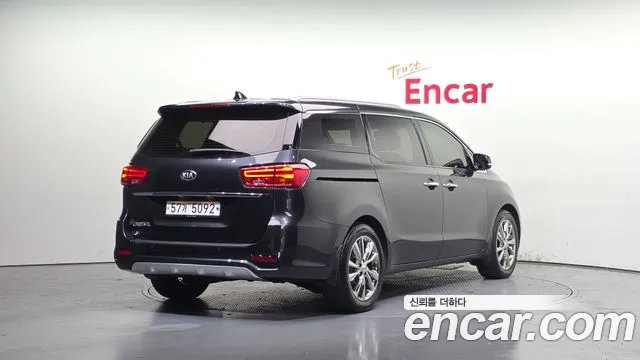 2019 Kia The New Carnival 9-Seater Prstige Sold VIN KNAMC81ABKS458262 – interior seats