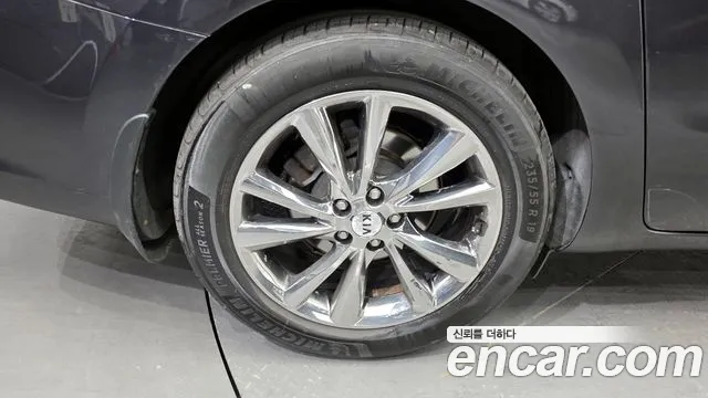 2019 Kia The New Carnival 9-Seater Prstige Sold VIN KNAMC81ABKS465068 – trunk area