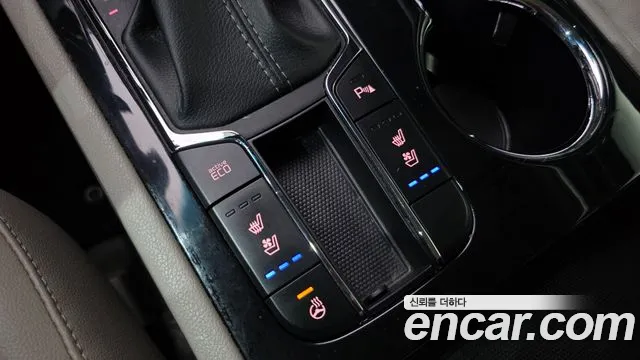 2019 Kia The New Carnival 9-Seater Prstige Sold VIN KNAMC81ABKS474254 – exterior detail