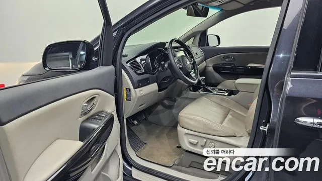 2019 Kia The New Carnival 9-Seater Prstige Sold VIN KNAMC81ABKS495872 – exterior detail