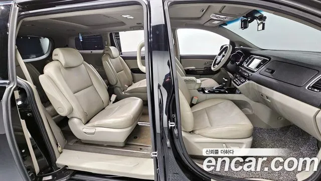 2019 Kia The New Carnival 9-Seater Prstige Sold VIN KNAMC81ABKS521898 – dashboard