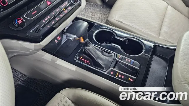 2019 Kia The New Carnival 9-Seater Prstige Sold VIN KNAMC81ABKS521898 – exterior detail