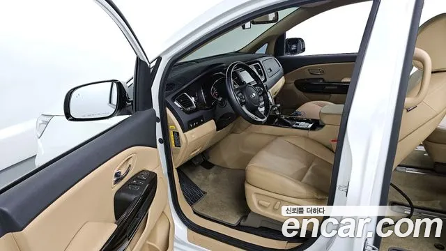2019 Kia The New Carnival 9-Seater Prstige Sold VIN KNAMC81ABKS548239 – dashboard