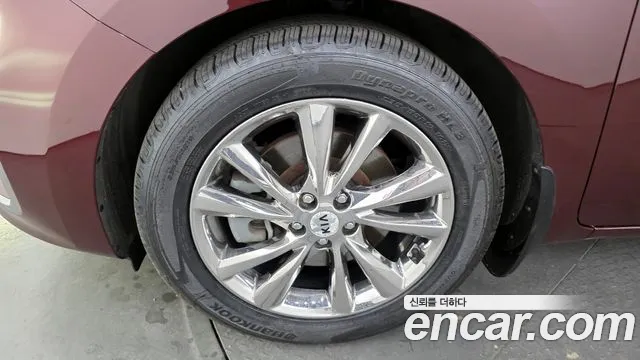 2019 Kia The New Carnival 9-Seater Prstige Sold VIN KNAMC81ABKS585269 – exterior detail