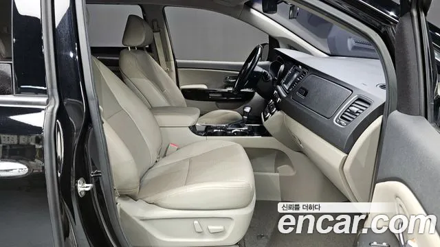 2019 Kia The New Carnival 9-Seater Prstige Sold VIN KNAMC81ABKS602370 – exterior detail