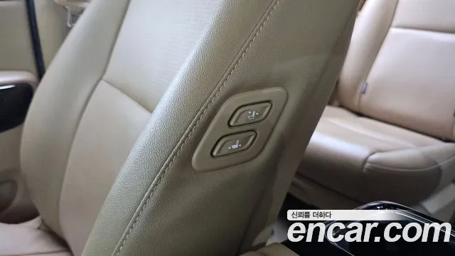 2019 Kia The New Carnival 9-Seater Prstige Sold VIN KNAMC81ABKS609501 – interior seats