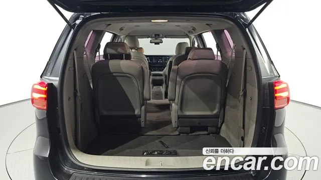 2019 Kia The New Carnival 9-Seater Prstige Sold VIN KNAMC81ABKS611008 – interior seats