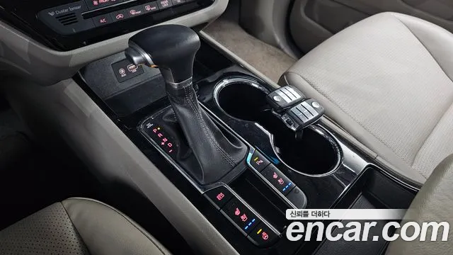 2019 Kia The New Carnival 9-Seater Prstige Sold VIN KNAMC81ABKS611008 – trunk area
