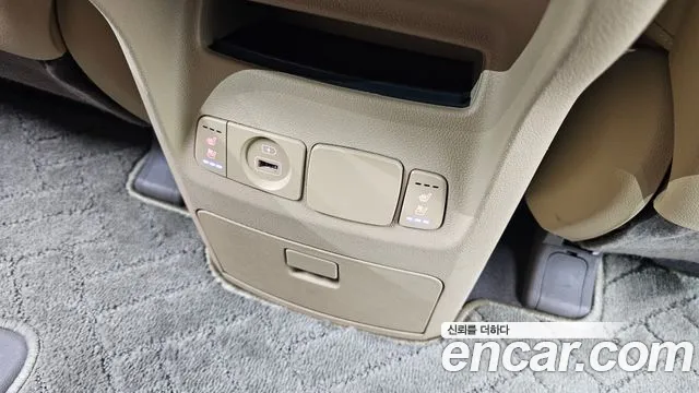 2020 Kia The New Carnival 9-Seater Hi-Limousine Sold VIN KNAMC81ABLS639855 – front exterior