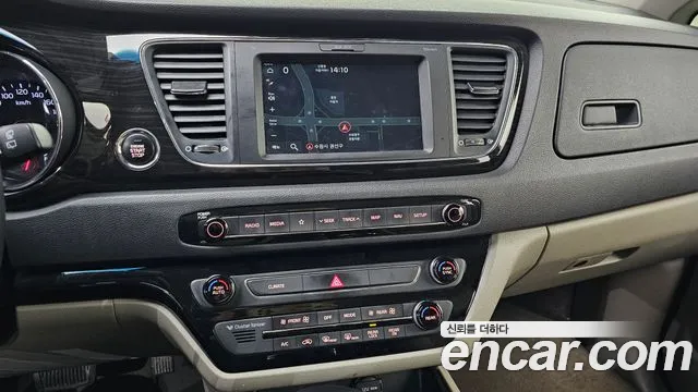 2020 Kia The New Carnival 9-Seater Prstige Sold VIN KNAMC81ABLS639858 – dashboard