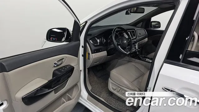 2020 Kia The New Carnival 9-Seater Prstige Sold VIN KNAMC81ABLS660975 – interior seats 2020 Kia The New Carnival 9-Seater Prstige Sold VIN KNAMC81ABLS660975 – interior seats