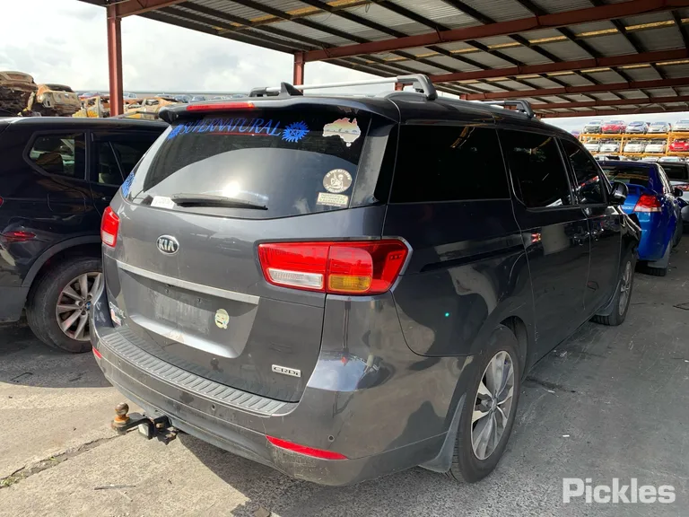 2017 Kia Carnival Used VIN KNAMC81AMH6300308 – photo 14