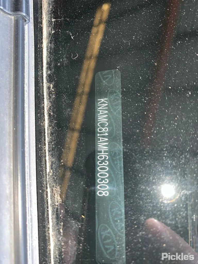 2017 Kia Carnival Used VIN KNAMC81AMH6300308 – photo 17