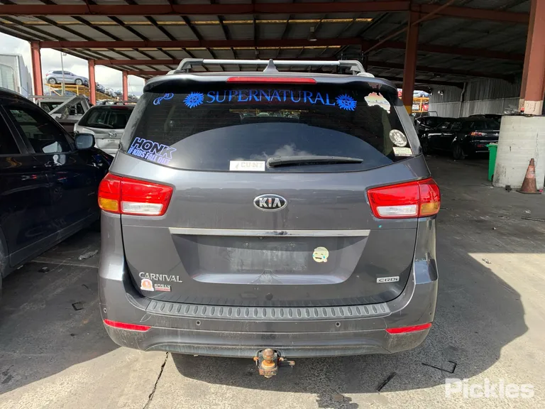 2017 Kia Carnival Used VIN KNAMC81AMH6300308 – photo 29
