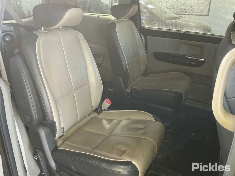 2020 Kia Carnival Used VIN KNAMC81AML6637755 – front exterior