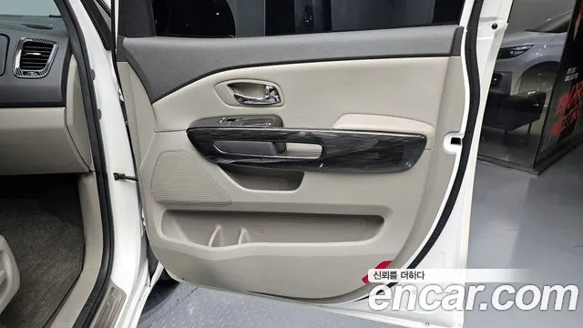 2018 Kia All New Carnival 9-Seater Noblesse Special Sold VIN KNAMD81ABJS384137 – undercarriage