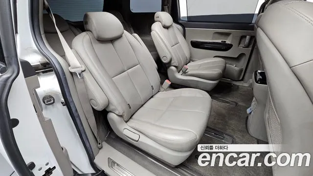2018 Kia All New Carnival 9-Seater Noblesse Special Sold VIN KNAMD81ABJS384137 – trunk area