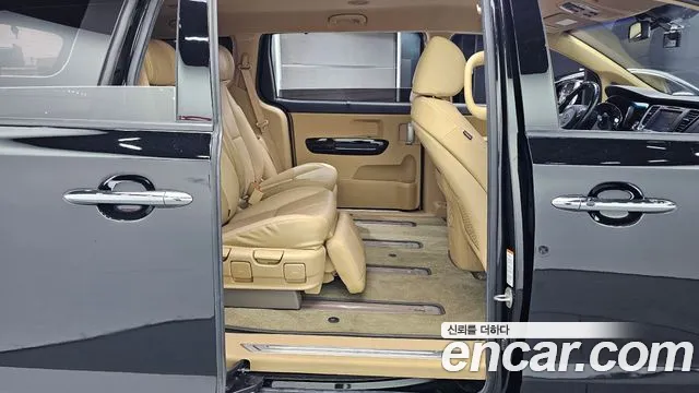 2018 Kia All New Carnival Gasoline 7-seater Limousine Sold VIN KNAME811BJS424365 – side profile