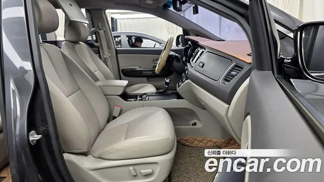 2018 Kia All New Carnival Gasoline 7-seater Limousine Sold VIN KNAME811BJS432994 – rear exterior