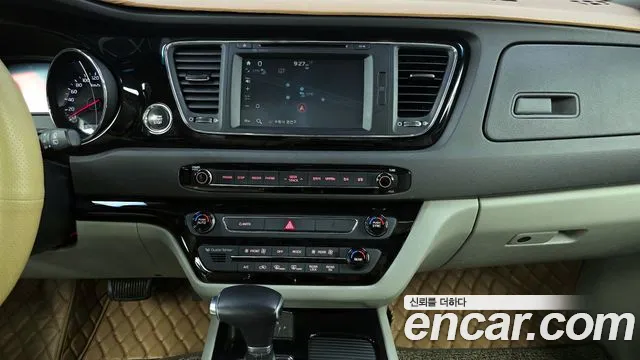 2018 Kia All New Carnival Gasoline 7-seater Limousine Sold VIN KNAME811BJS432994 – undercarriage
