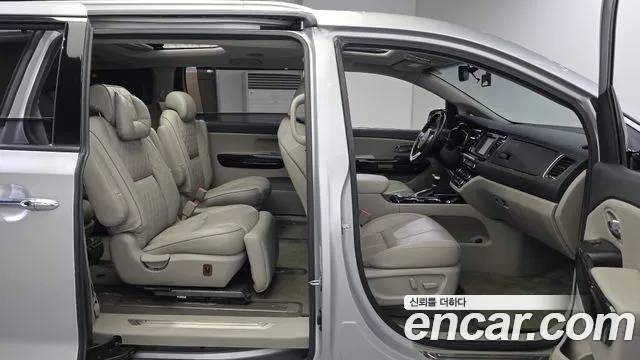 2019 Kia The New Carnival Gasoline 9-Seater Noblesse Special Sold VIN KNAME811BKS460074 – trunk area