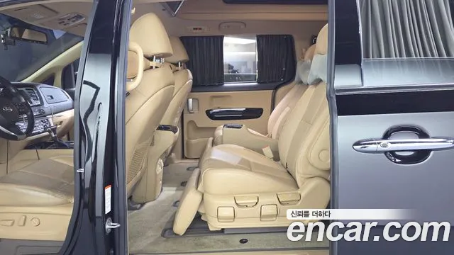 2019 Kia The New Carnival Gasoline 7-Seater Hi-Limousine Sold VIN KNAME811BKS549646 – trunk area