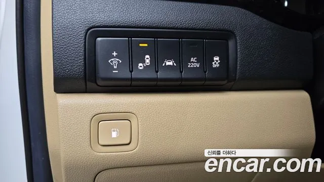 2019 Kia The New Carnival Gasoline 9-Seater Hi-Limousine Sold VIN KNAME811BKS559434 – rear exterior