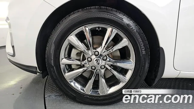 2019 Kia The New Carnival Gasoline 7-Seater Limousine VIN KNAME811BKS575764