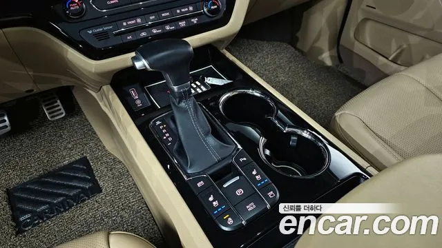 2019 Kia The New Carnival Gasoline 7-Seater Limousine Sold VIN KNAME811BKS575764 – side profile