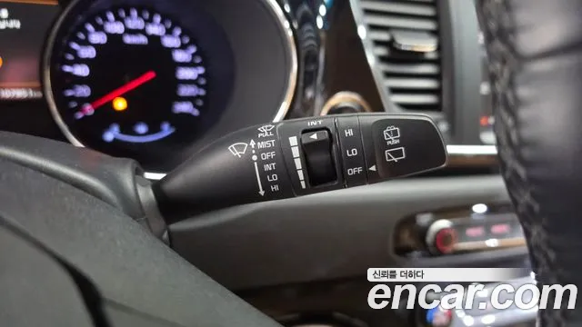 2020 Kia The New Carnival Gasoline 9-Seater Hi-Limousine Sold VIN KNAME811BLS648234 – interior seats