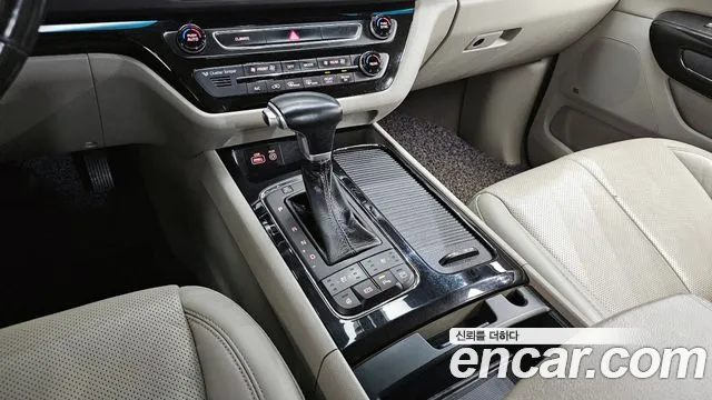 2017 Kia All New Carnival 9-Seater Noblesse Sold VIN KNAME81ABHS309988 – front exterior