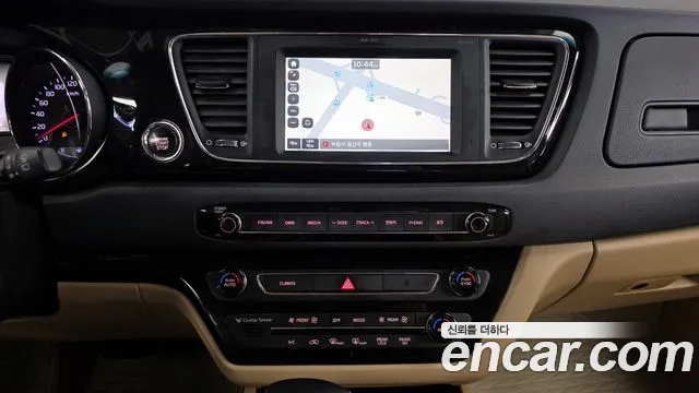 2017 Kia All New Carnival 9-seater Noblesse Sold VIN KNAME81ABHS316694 – rear exterior