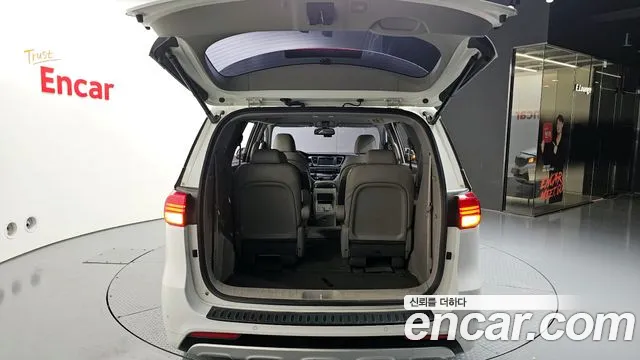 2017 Kia All New Carnival 9-Seater Noblesse Sold VIN KNAME81ABHS324557 – front exterior