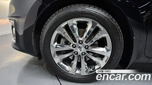 2017 Kia All New Carnival 9-seater Noblesse Sold VIN KNAME81ABHS327681 – undercarriage