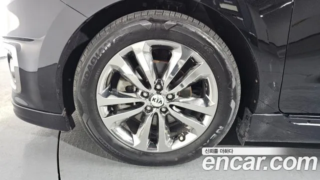 2018 Kia All New Carnival 9-seater Hi-Limousine Sold VIN KNAME81ABJS352529 – trunk area