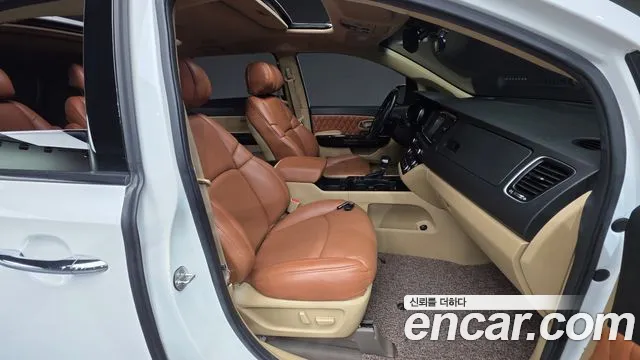 2018 Kia All New Carnival 7-seater Limousine Sold VIN KNAME81ABJS367118 – rear exterior
