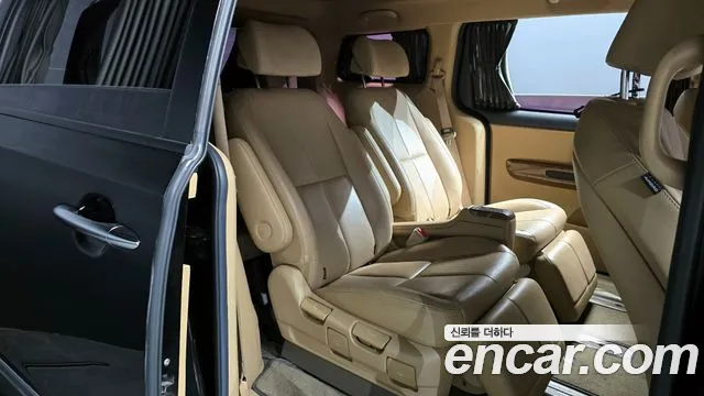 2018 Kia All New Carnival 7-Seater Hi-Limousine Sold VIN KNAME81ABJS371713 – front exterior