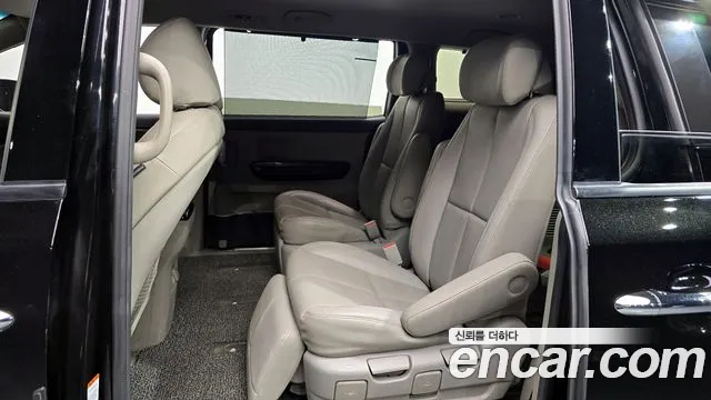 2018 Kia All New Carnival 7-seater Limousine Sold VIN KNAME81ABJS386566 – side profile