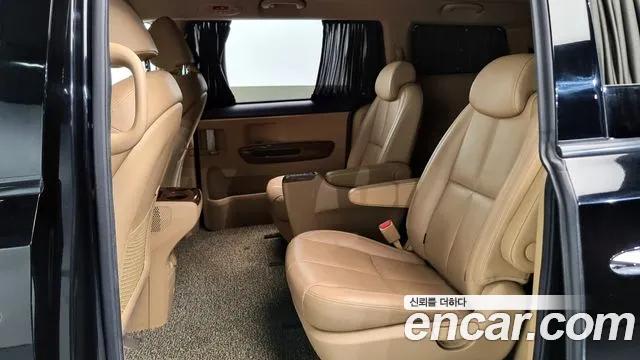 2018 Kia All New Carnival 9-Seater Hi-Limousine Sold VIN KNAME81ABJS445040 – front exterior