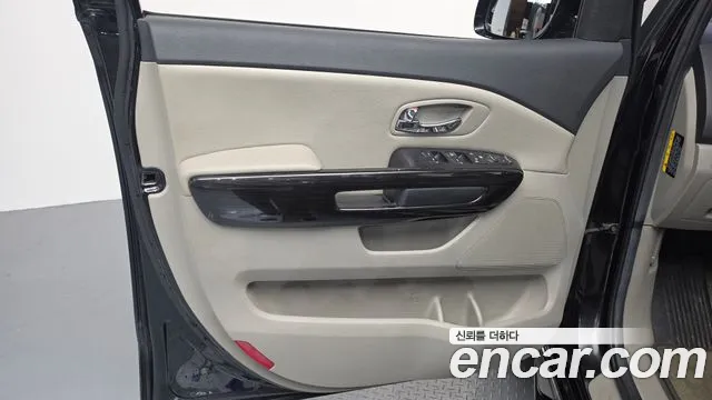2019 Kia The New Carnival 9-Seater Noblesse Sold VIN KNAME81ABKS452290 – interior seats