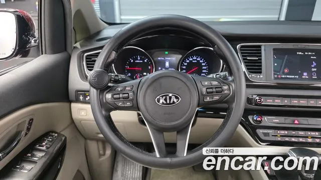 2019 Kia The New Carnival 7-Seater Limousine Sold VIN KNAME81ABKS456968 – rear exterior