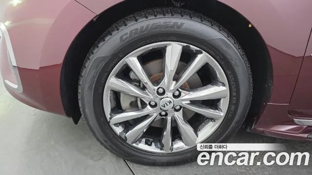 2019 Kia The New Carnival 7-Seater Limousine Sold VIN KNAME81ABKS456968 – exterior detail