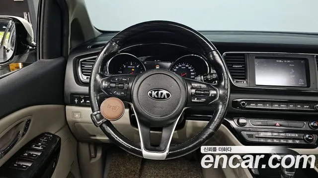 2019 Kia The New Carnival 9-Seater Noblesse Special Sold VIN KNAME81ABKS458308 – dashboard